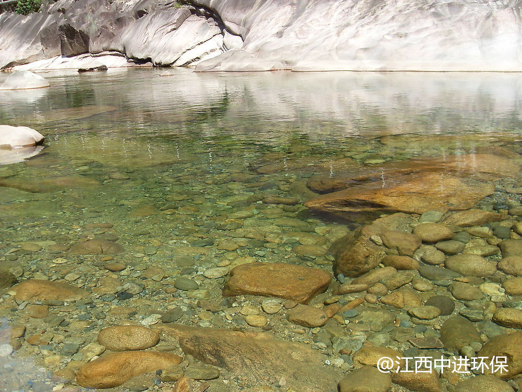 福建江陰港城經(jīng)濟區(qū)污水處理廠每天超標排放2萬噸，周邊部分海域水質(zhì)嚴重惡化為劣Ⅳ類